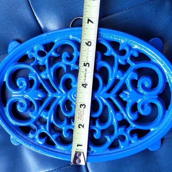 Blue Trivet Oval Cast Iron Metal Wall Table Kitchen Home Decor Vintage Design - Picture 6 of 15